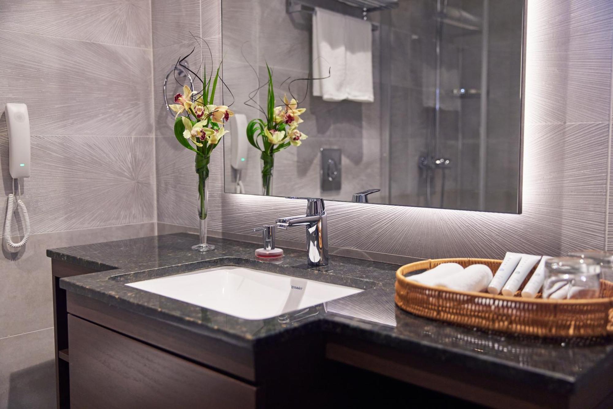 Yogh Hospitality Hotel Парамарибо Екстериор снимка
